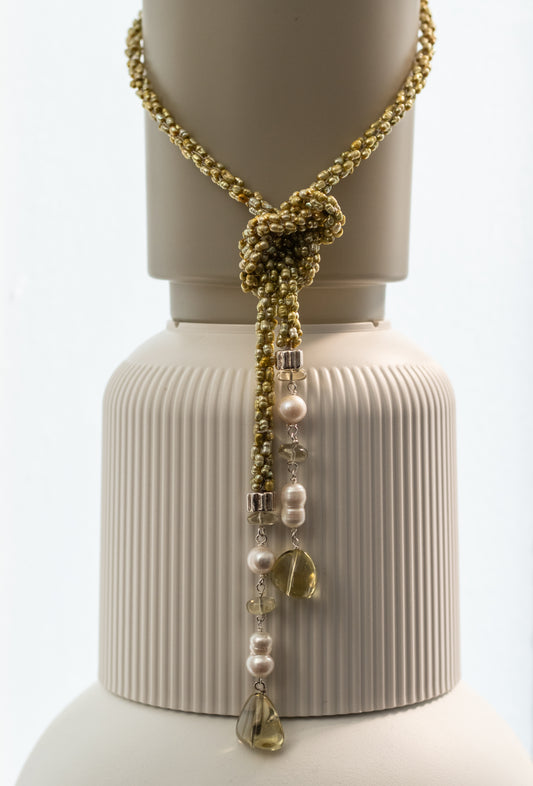 VENEZIA ROPE NECKLACE PERIDOT FRESHWATER SEED PEARL